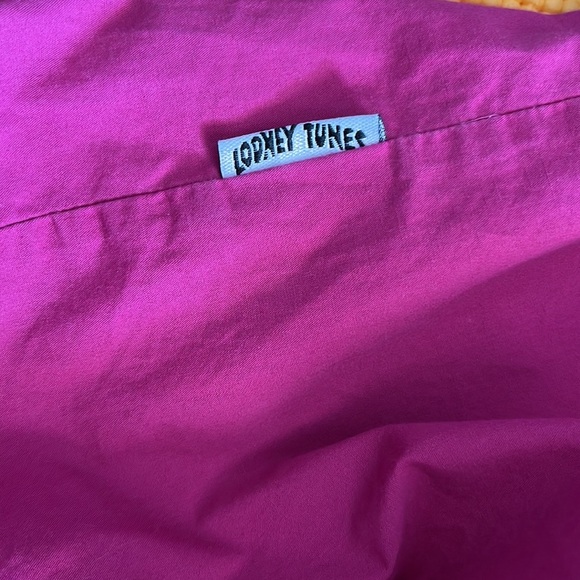 Vintage 1991 Acme Clothing Co. Looney Tunes Pink Button Down - Picture 7 of 7